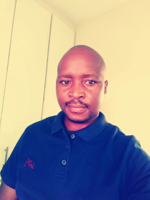 Zola Bobelo